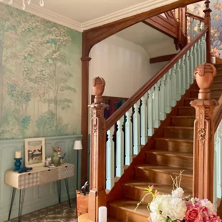 La Villa des Roses Gîte Chambres d'hôtes Piscine chauffée Casa vacanze *