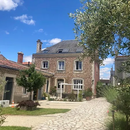 La Villa Des Roses Gite Chambres D'Hotes Piscine Chauffee 別荘 Luçon