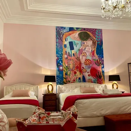 La Villa des Roses Gîte Chambres d'hôtes Piscine chauffée Alojamento de Acomodação e Pequeno-almoço 4*