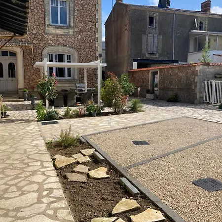 La Villa Des Roses Gite Chambres D'Hotes Piscine Chauffee *