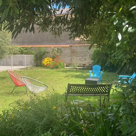 La Villa des Roses Gîte Chambres d'hôtes Piscine chauffée