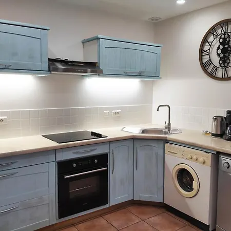 La Villa des Roses Gîte Chambres d'hôtes Piscine chauffée Alojamento de Acomodação e Pequeno-almoço 4*