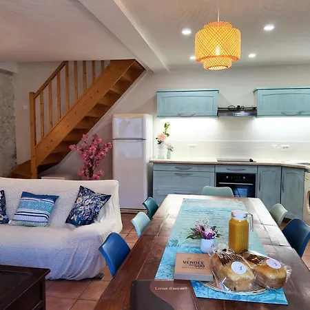 La Villa des Roses Gîte Chambres d'hôtes Piscine chauffée Luçon