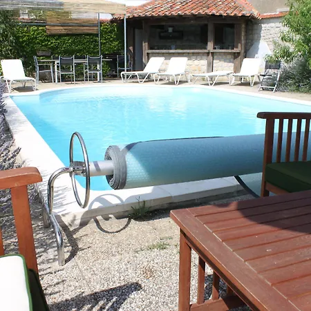 La Villa des Roses Gîte Chambres d'hôtes Piscine chauffée