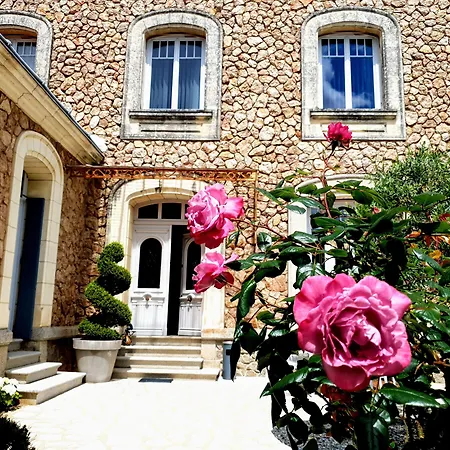 別荘 La Villa Des Roses Gite Chambres D'Hotes Piscine Chauffee *