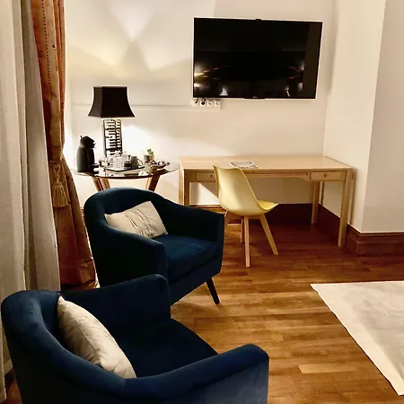 La Villa Des Roses Gite Chambres D'Hotes Piscine Chauffee 別荘