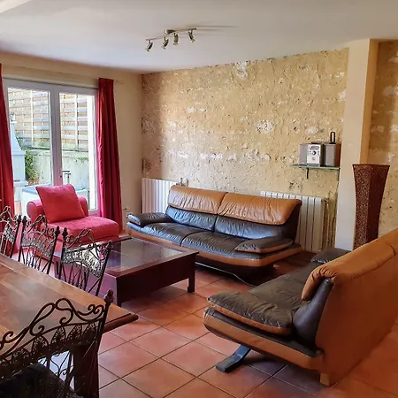 La Villa des Roses Gîte Chambres d'hôtes Piscine chauffée Alojamento de Acomodação e Pequeno-almoço 4*