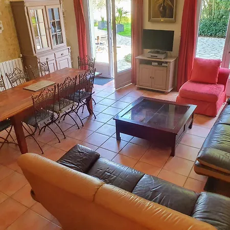 La Villa Des Roses Gite Chambres D'Hotes Piscine Chauffee Σπίτι διακοπών