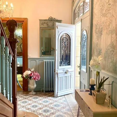 Nocleg ze śniadaniem La Des Roses D'hotes Piscine Chauffee 4*