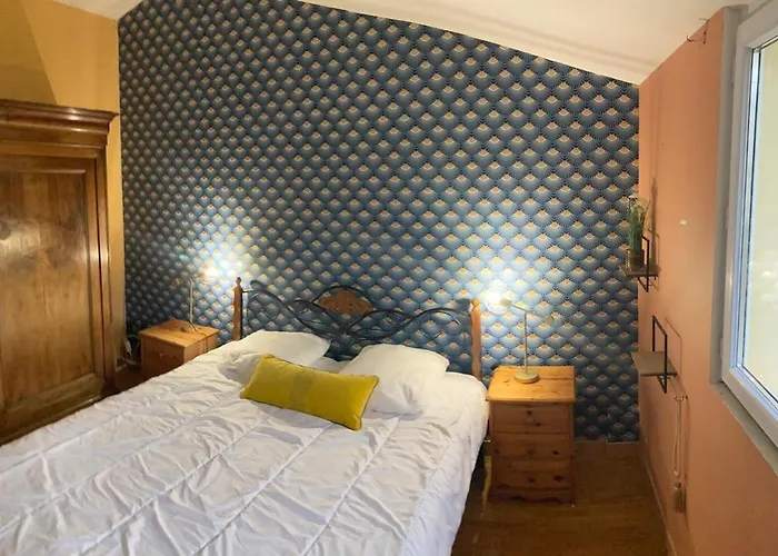 La Des Roses D'hotes Piscine Chauffee فندق مبيت وإفطار Luçon