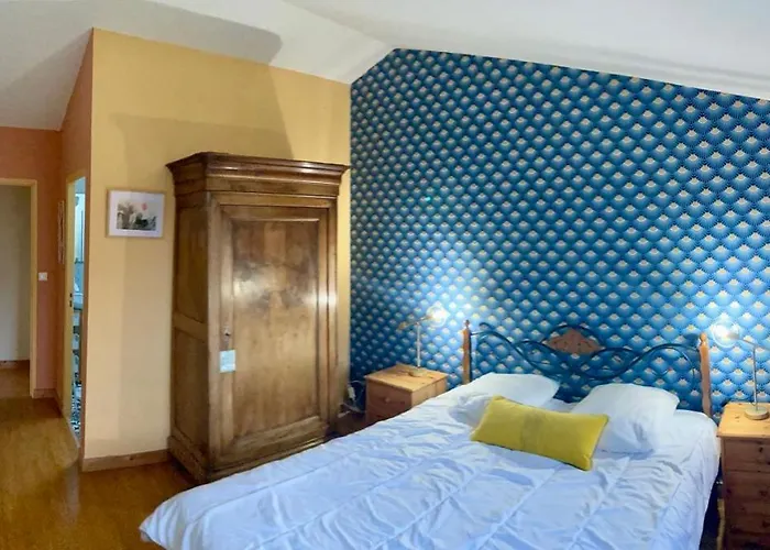 فندق مبيت وإفطار La Des Roses D'hotes Piscine Chauffee