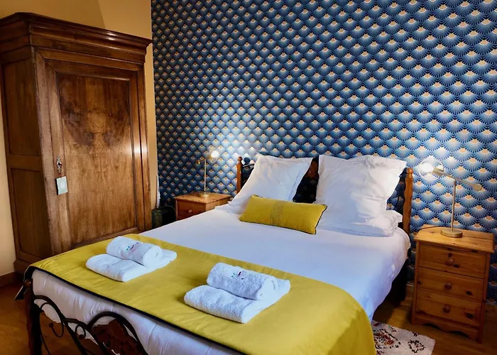 La Des Roses D'hôtes Piscine Chauffée Luçon