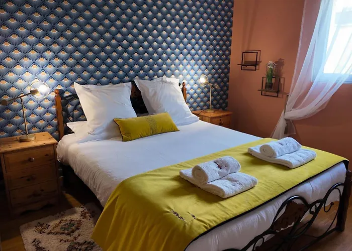 La Des Roses D'hotes Piscine Chauffee فندق مبيت وإفطار