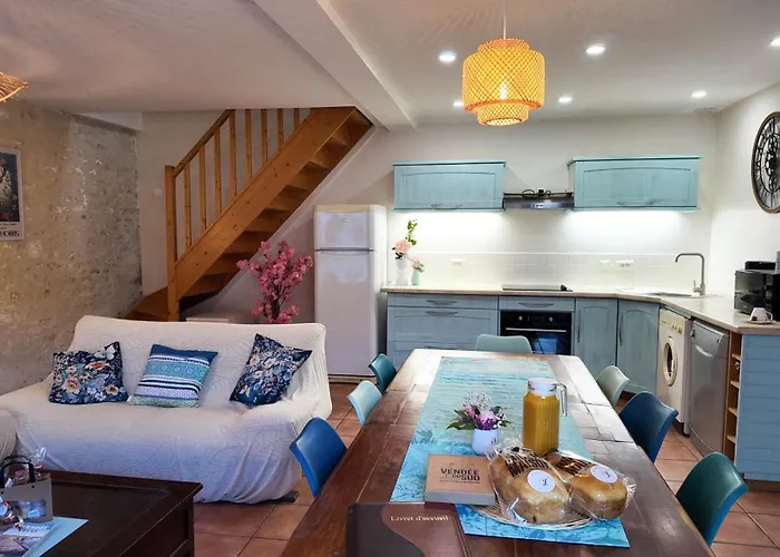 La Des Roses D'hotes Piscine Chauffee Luçon