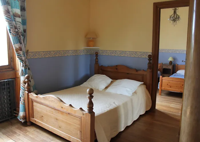 Couette-café La Des Roses D'hôtes Piscine Chauffée Luçon