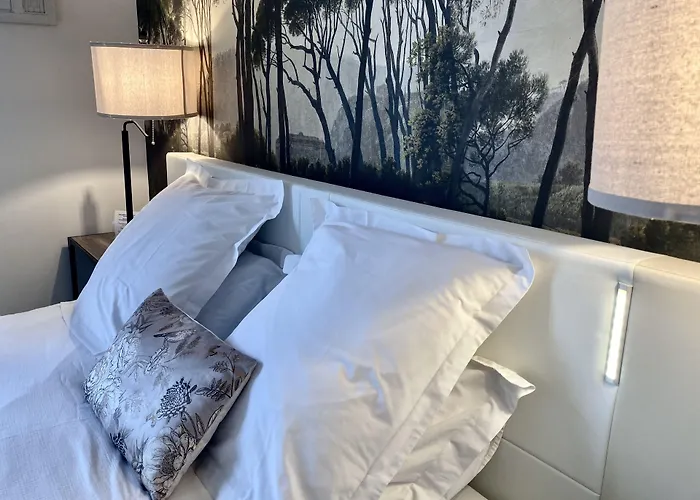 Couette-café La Des Roses D'hôtes Piscine Chauffée