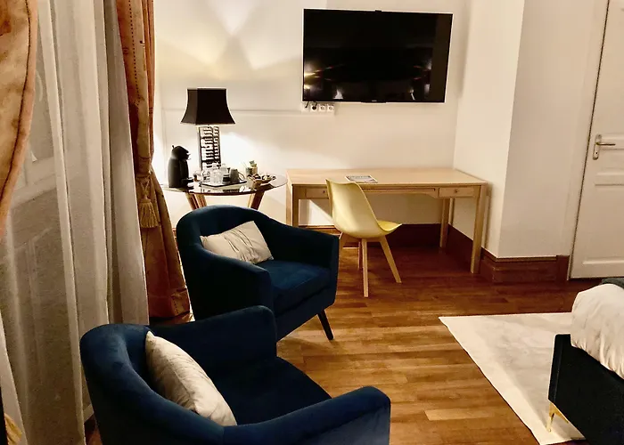 La Des Roses D'hôtes Piscine Chauffée Couette-café