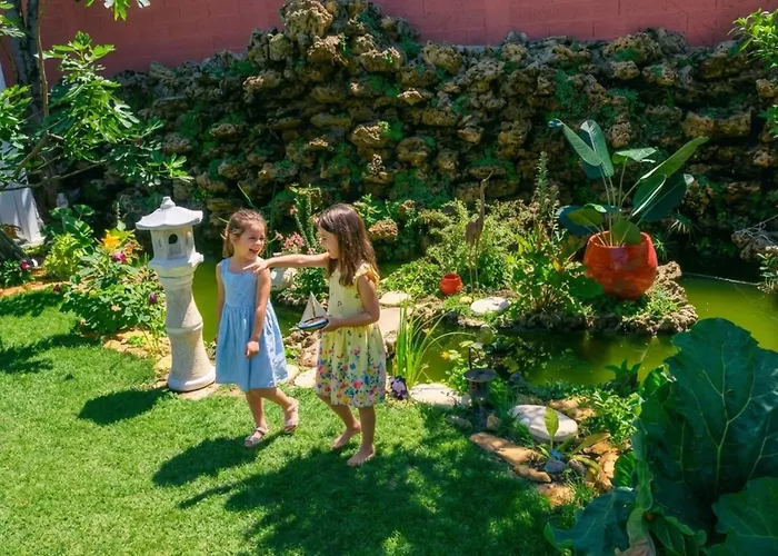 فندق مبيت وإفطار La Des Roses D'hotes Piscine Chauffee Luçon